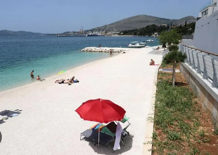 Queen 3* Trogir